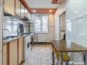 Apartament 3 camere decomandat centrala proprie 