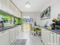 Apartament spațios cu 4 camere - renovat modern, mobilat...