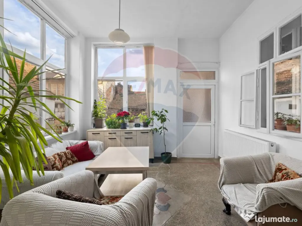 Casă cu 3 camere + teren 342 mp de vânzare - zona Boul ...