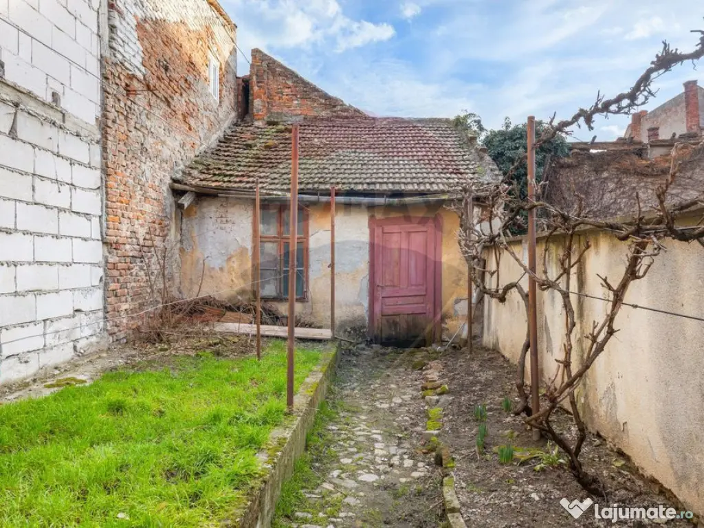 Casă cu 3 camere + teren 342 mp de vânzare - zona Boul ...