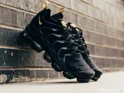 Nike vapormax plus negru auriu 