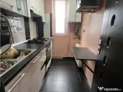 Garsoniera decomandata cu balcon la etajul 2 zona Turnisor d 