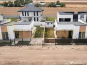 Casa individuala 4 camere,la 2-3 km de metrou. 