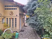 Casa Bartolomeu, pe doua nivele, stil deosebit, curte comuna 