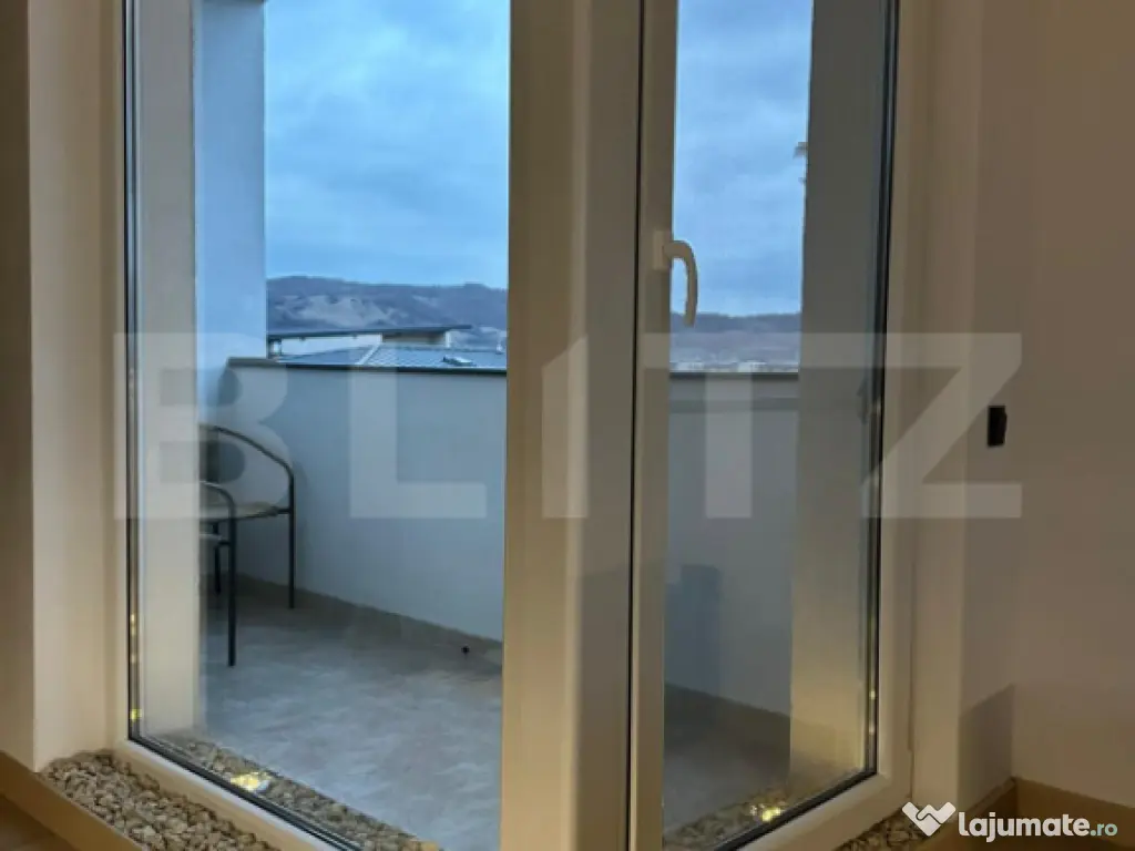 Apartament modern cu 3 camere, 60 mp, parcare, zona Eroilor