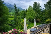 Complex turistic,afacere la cheie,3 vile, teren 7.700 mp,pan 
