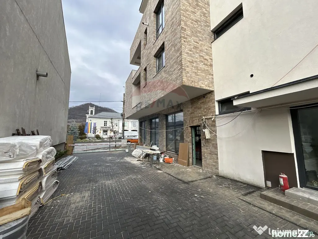 Spatiu birouri de închiriat în zona V. LUCACIU