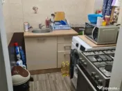 Decomandat renovat 2 camere sector 4 Resita 