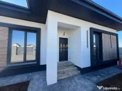 Casa individuala pe parter cu 4 camere // 2 bai // panouri 3 