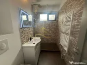 Apartament renovat 2 camere etaj 3 de vanzare Bacau 