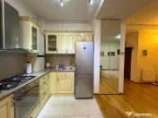 2 camere, Arcul de Triumf / Herăstrău, bloc 2006 