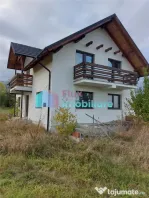 Casa cu 8450 mp teren in Solca