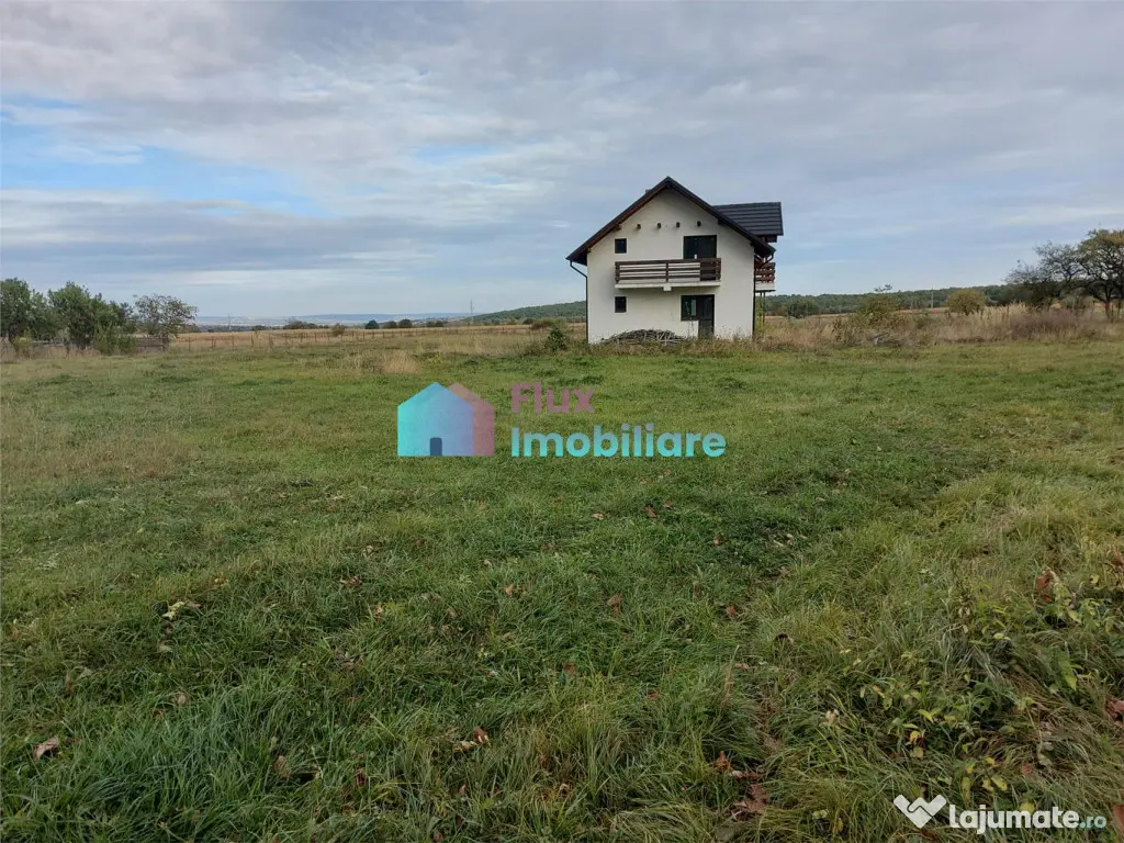 Casa cu 8450 mp teren in Solca