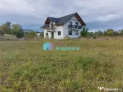 Casa cu 8450 mp teren in Solca 