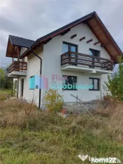 Casa cu 8450 mp teren in Solca