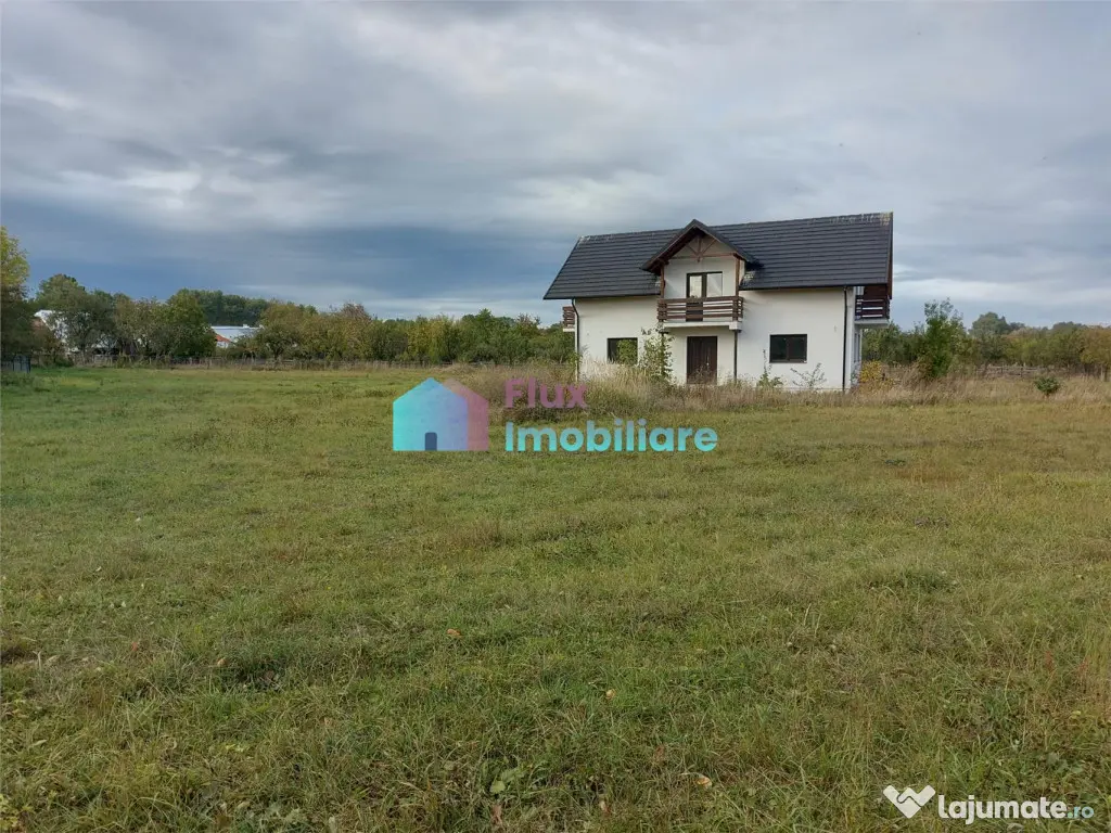 Casa cu 8450 mp teren in Solca