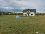 Casa cu 8450 mp teren in Solca 