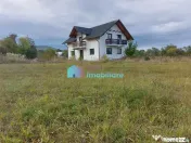 Casa cu 8450 mp teren in Solca