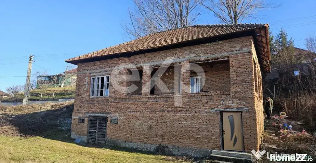 Casă 3 camere în Livezeni – Stâlpeni | 88 mp utili, ter