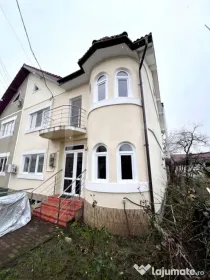 Casă tip duplex – 272 mp utili, 9 camere ,in zona Cetate