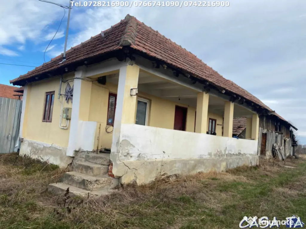 Casa situata în orasul Târgu-Carbunesti , Localitatea Flor