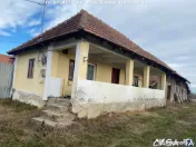 Casa situata în orasul Târgu-Carbunesti , Localitatea Flor 