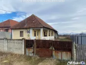 Casa situata în orasul Târgu-Carbunesti , Localitatea Flor 