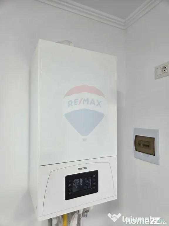 Spațiu comercial cu locuri de parcare.