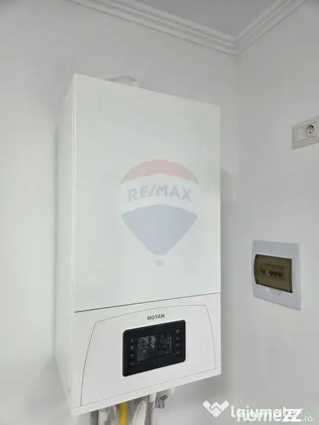 Spațiu comercial cu locuri de parcare.