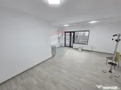 Spațiu comercial cu locuri de parcare. 