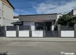 Spațiu comercial cu locuri de parcare.