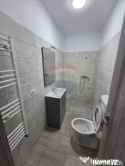 Spațiu comercial cu locuri de parcare. 