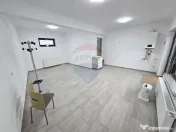 Spațiu comercial cu locuri de parcare. 