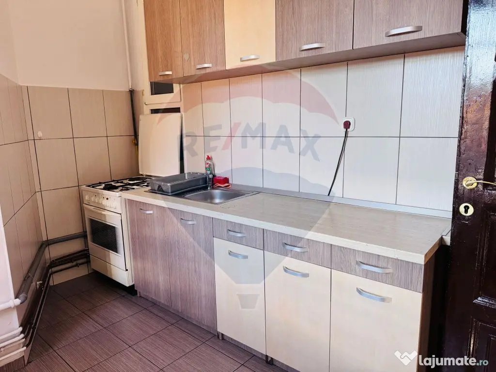 Apartament cu 2 camere de închiriat – ultracentral, st...
