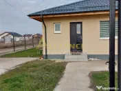 Casa la 800-900 m de STV,se preda la cheie. 