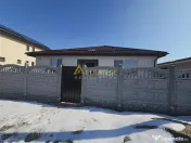 Casa mobilata si utilata- 3 camere- pod - beci 