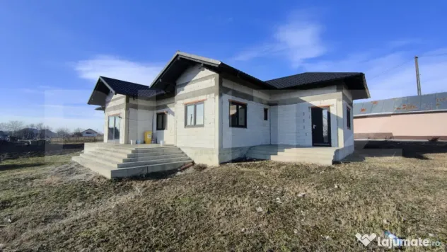 Casa individuala pe parter, Danila, 1300 mp teren, 4 camere