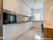 Apartament de 3 camere, 100mp, parcare, ultrafinisat, zon... 