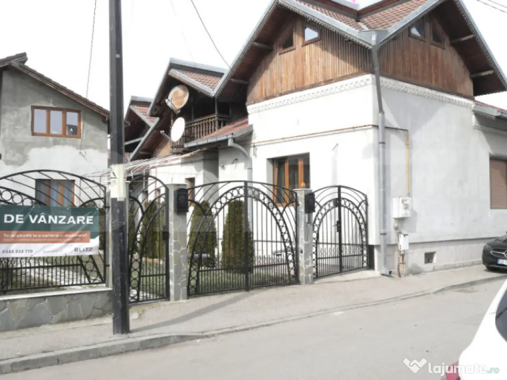 Casa de vanzare, 160 mp, zona Centrala