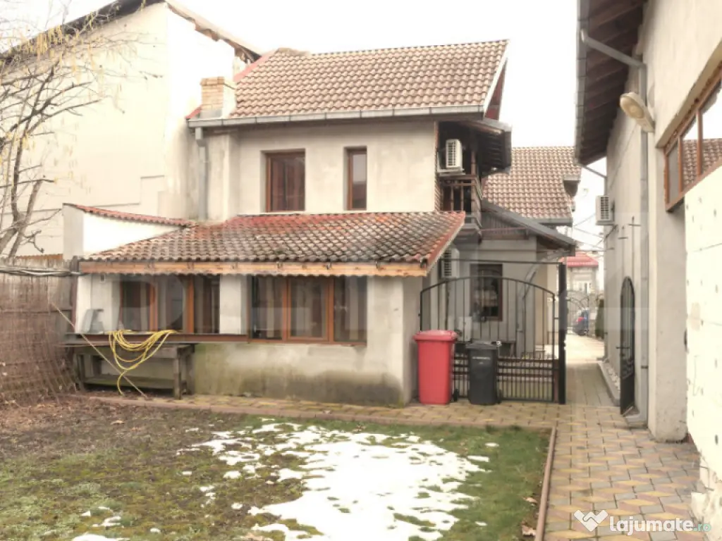 Casa de vanzare, 160 mp, zona Centrala