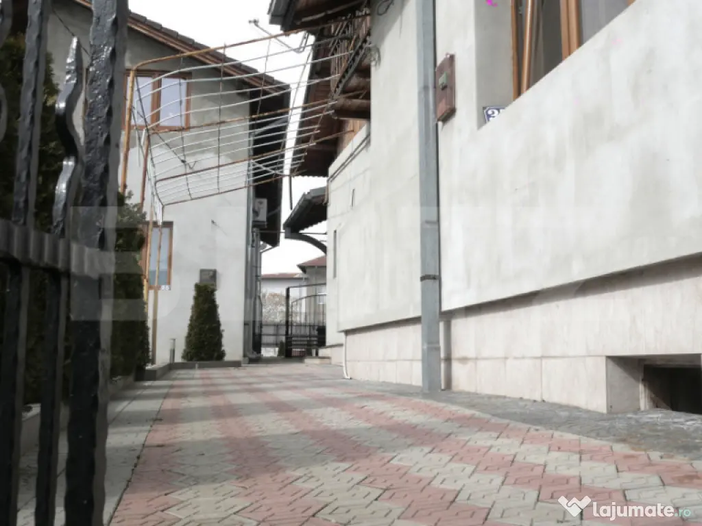 Casa de vanzare, 160 mp, zona Centrala
