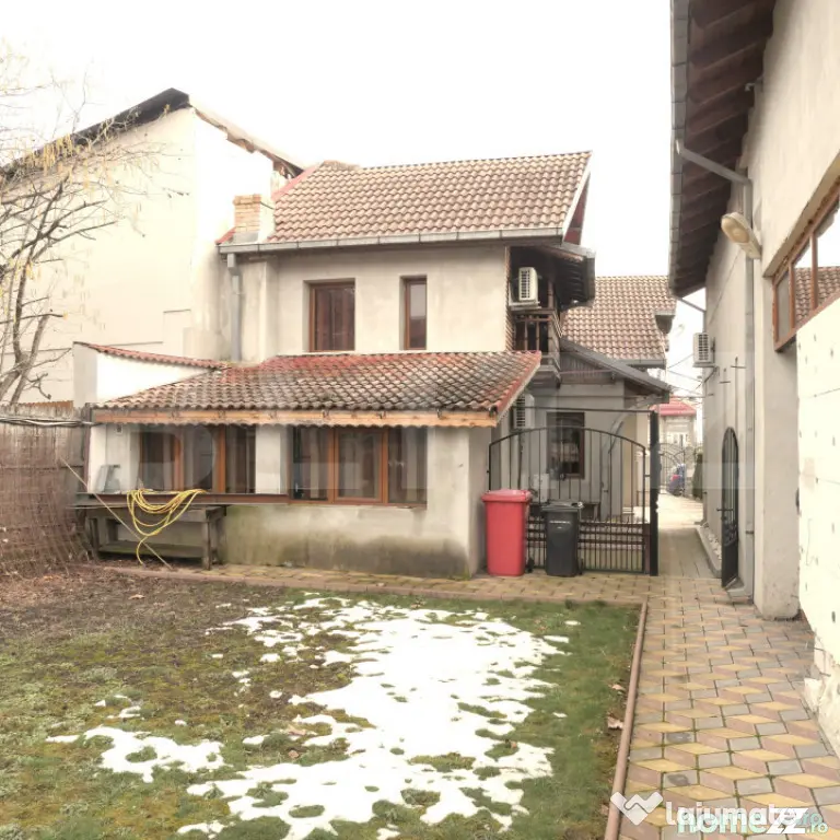 Casa de vanzare, 160 mp, zona Centrala