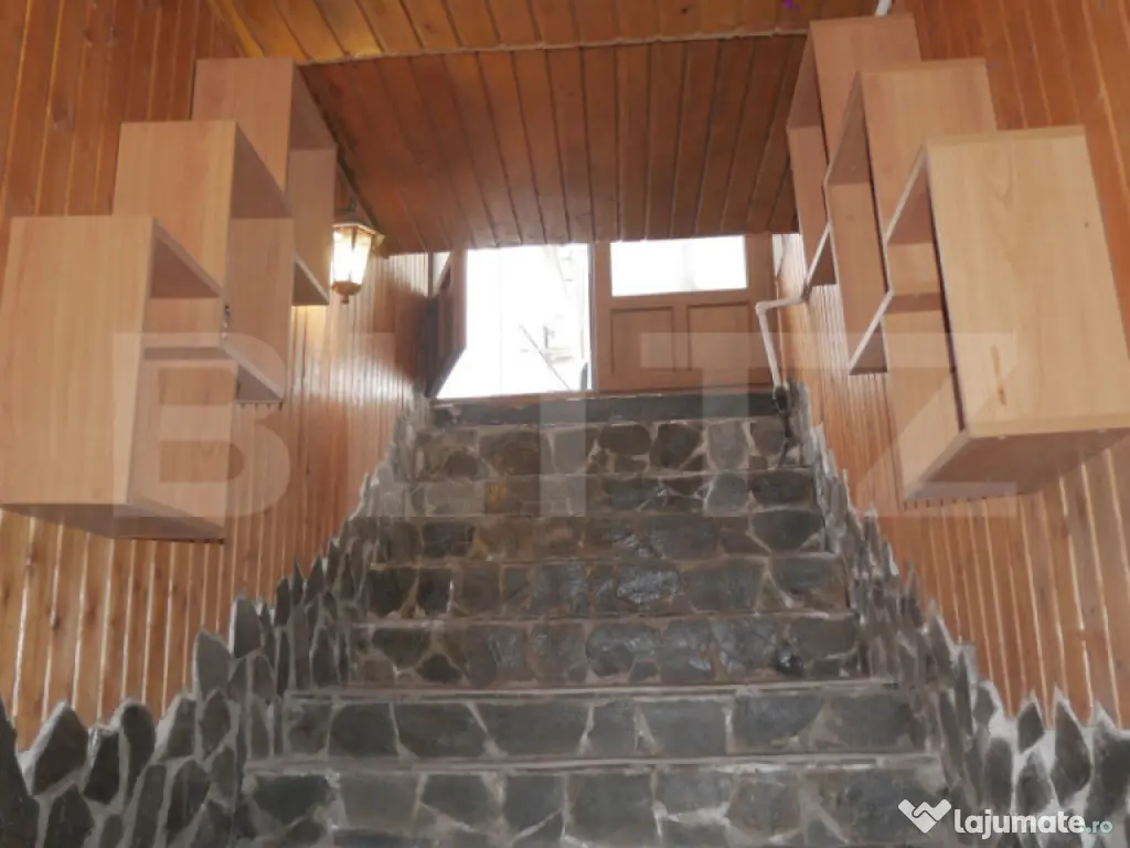 Casa de vanzare, 160 mp, zona Centrala