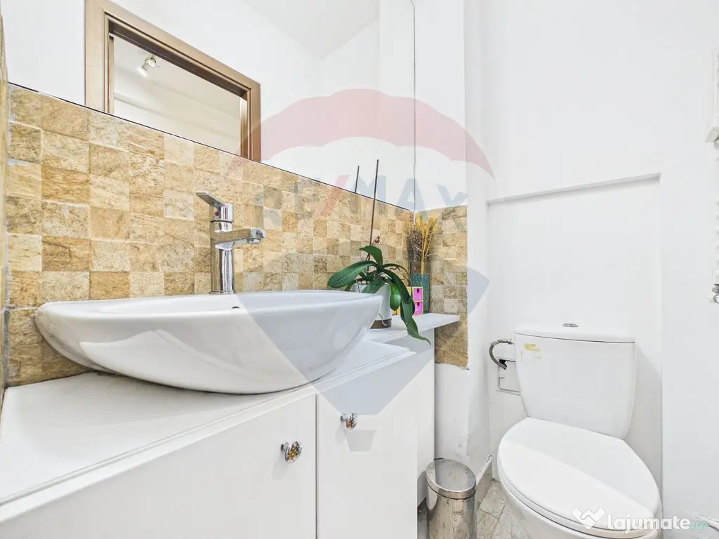 Apartament de 3 camere cu priveliste - zona Stefan Cel Mare