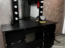 Oglindă Hollywood cu masă și sertare