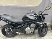 Motocicleta Kawasaki ER6N