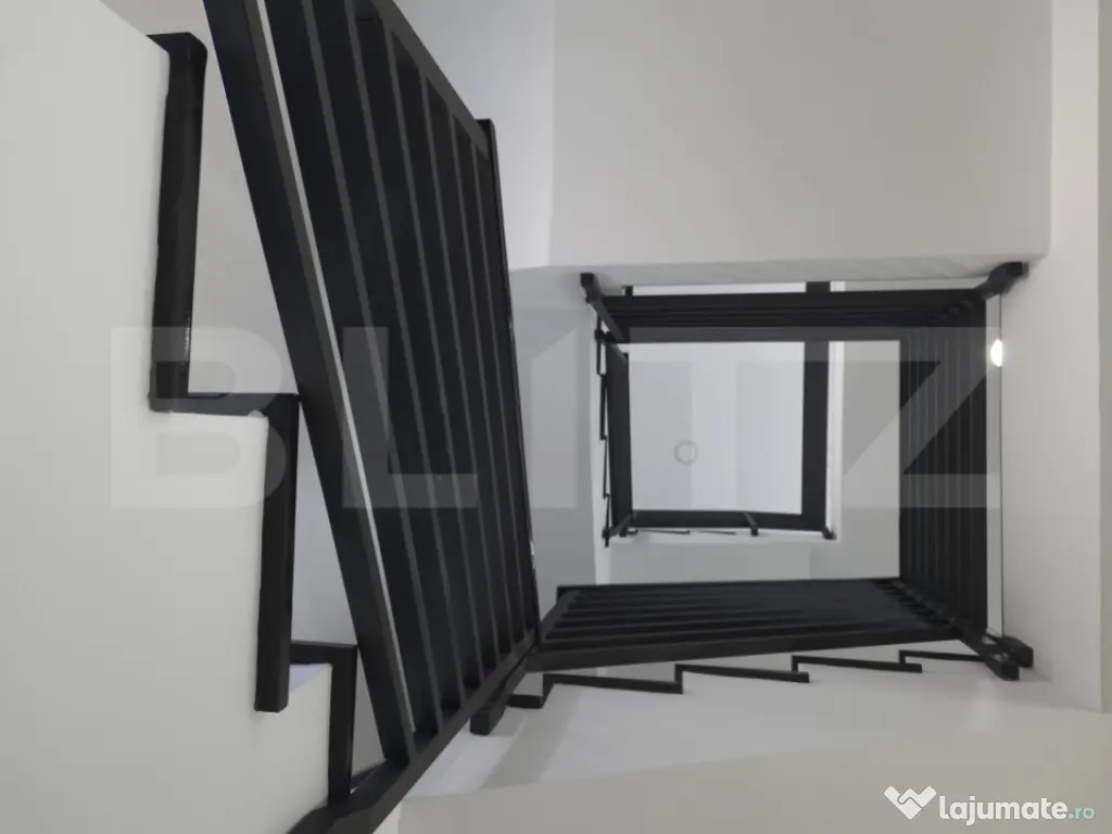 Arhitectură Vizionară și Independență Energetică în E