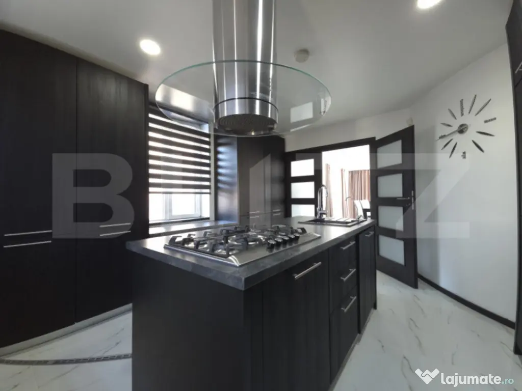 Arhitectură Vizionară și Independență Energetică în E