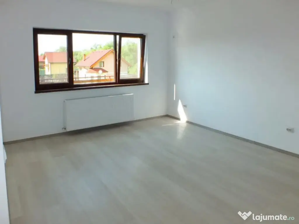 Apartament 2 camere, decomandat - zona Sanpetru