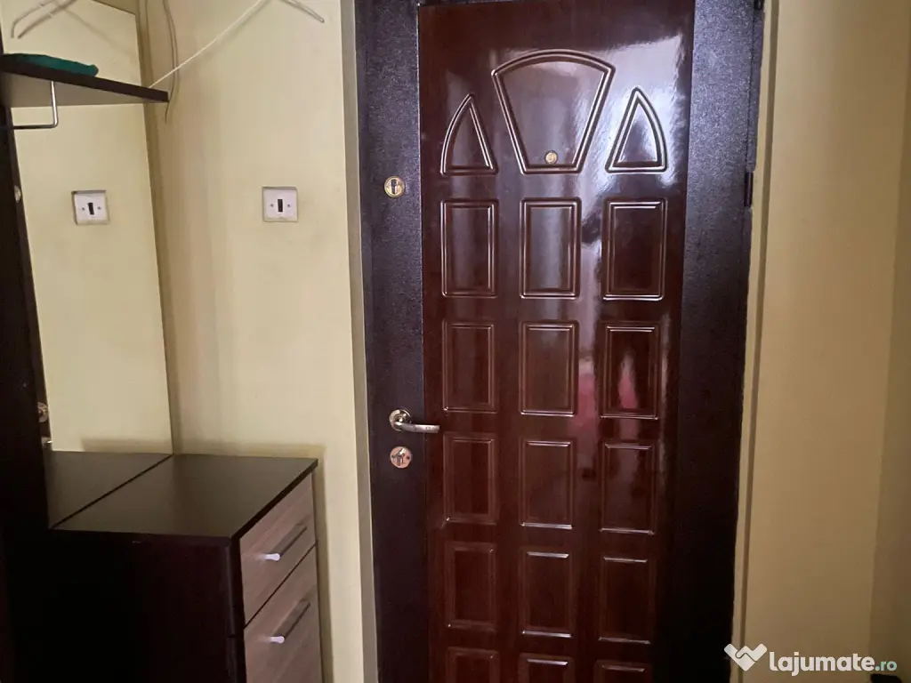 Inchiriez apartament 2 camere, zona Tatarasi - Vasile Lupu, bl. G2